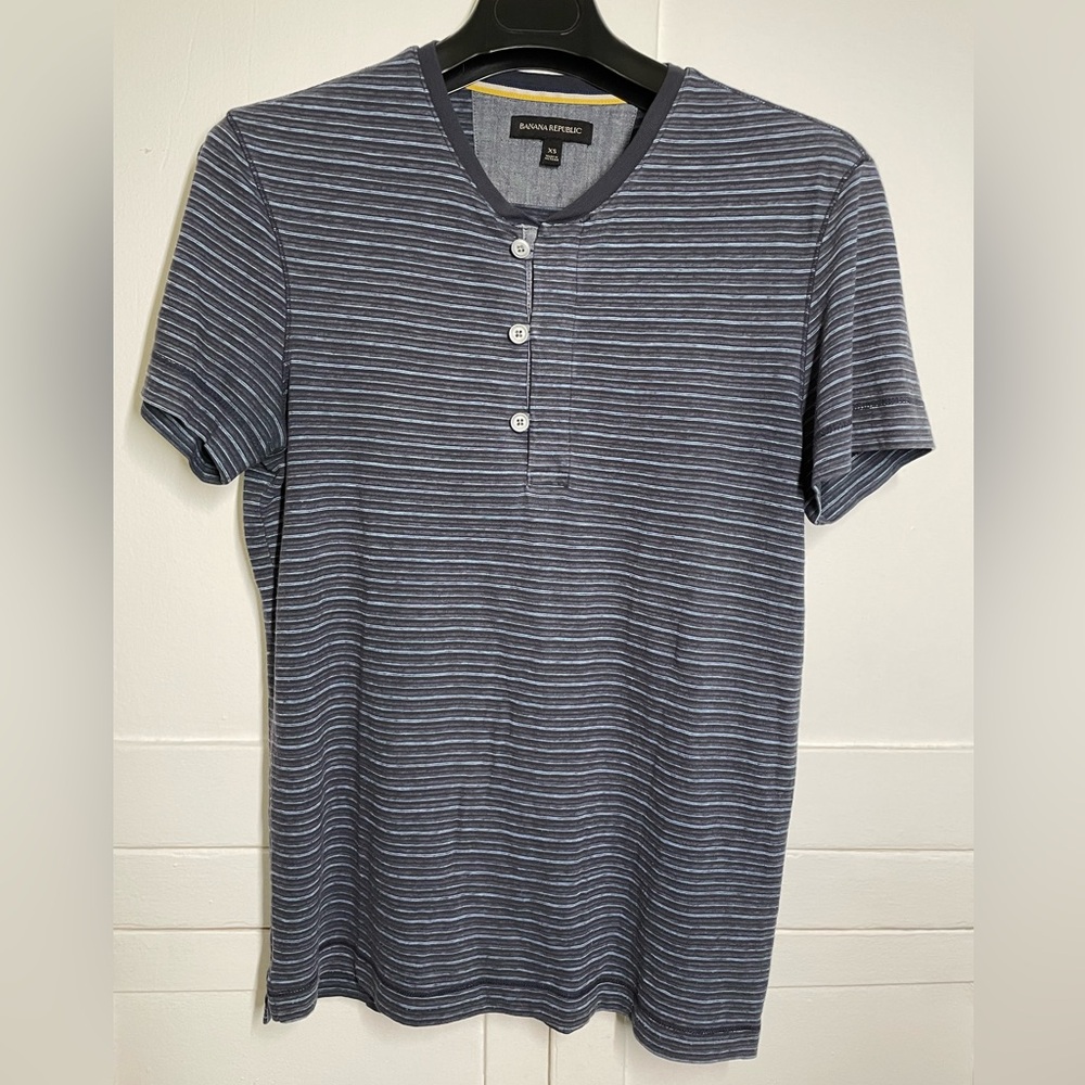 Banana Republic Men's Striped Henley Tee